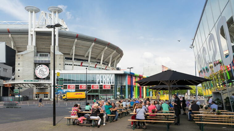 cafe outside amsterdam arena