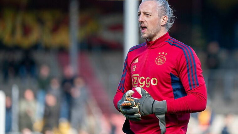 remko pasveer playing for ajax oldest player